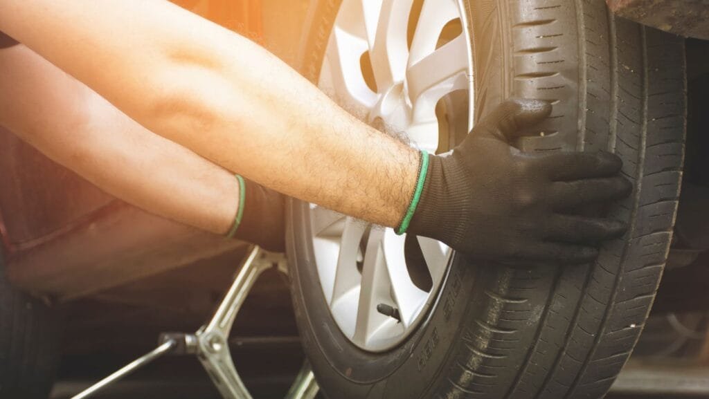 Daily Income Business in Telugu టాప్ 12 బిజినెస్ Ideas 12 tyre shop