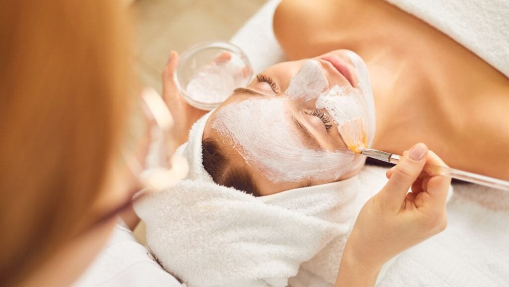 Daily Income Business in Telugu టాప్ 12 బిజినెస్ Ideas 11 Beauty salon