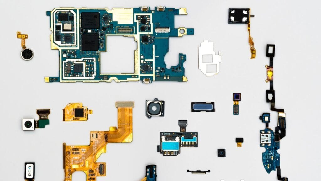 ఇవి తెలుసుకోకపోతే మోసపోతారు! Must Check Before Buying a Mobile 5 Must Check Before Buying a Mobile