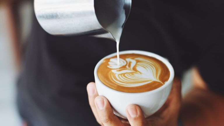 The Rise of Coffee Culture in India: Embracing Modernity and Health 1 Coffee